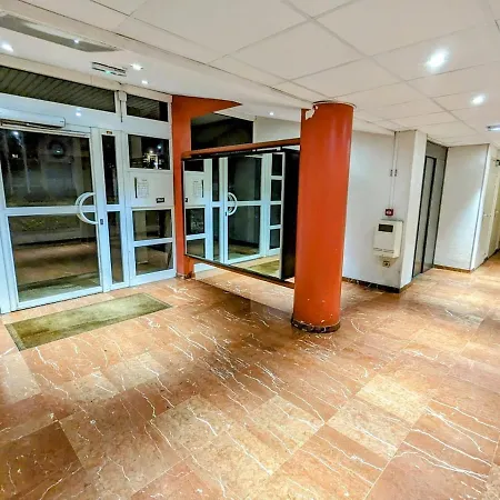 Close To Train Station, Secure Parking *