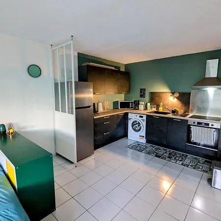 Appartement Close To Train Station, Secure Parking *